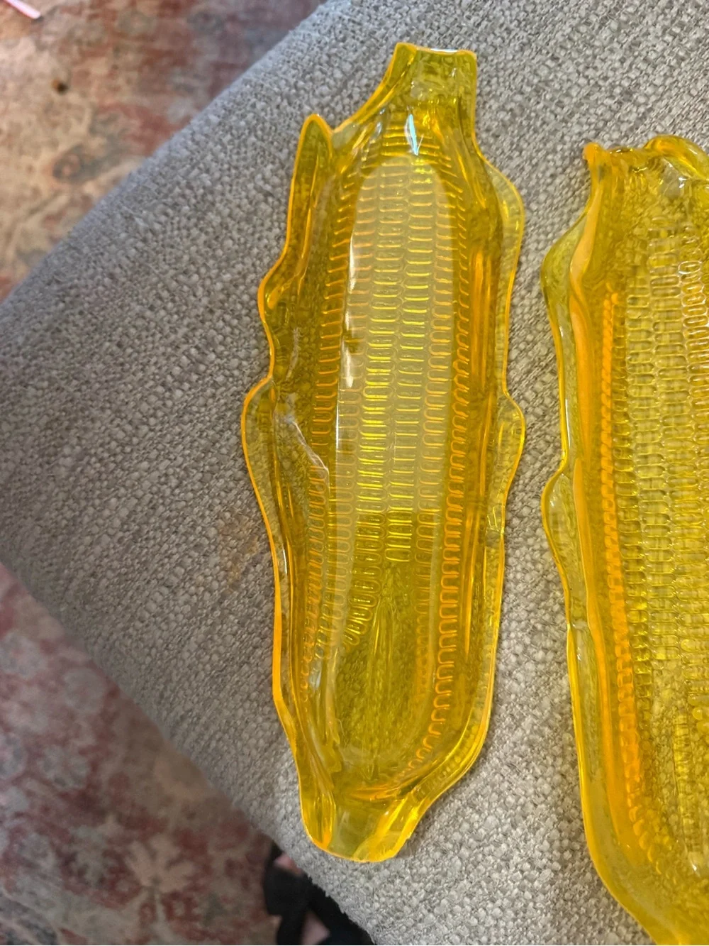 Yellow plastic Corn-Shaped Serving Dishes - Set of 4